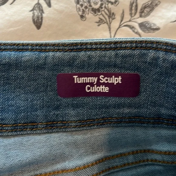 Gloria Vanderbilt Tummy Control Wide Leg Cropped Jeans; Size 14 - Picture 6 of 6